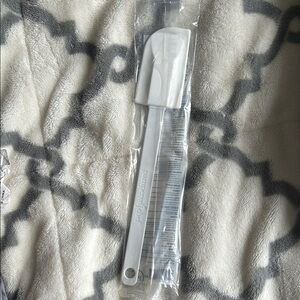 Pampered Chef Classic Scraper